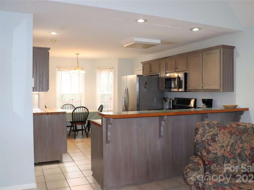 118 Hill Street, Granite Falls, NC 28630.  MLS# CAR4242592, YatesRealty ID 10263. 