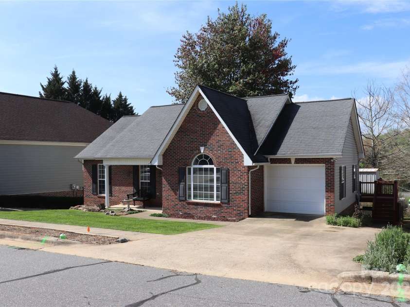 118 Hill Street, Granite Falls, NC 28630.  MLS# CAR4242592, YatesRealty ID 10263. 