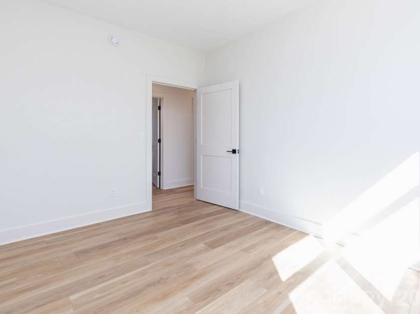 137 Arbutus Trail, Hendersonville, NC 28792.  MLS# CAR4360777, YatesRealty ID 10264. Guest Room 1