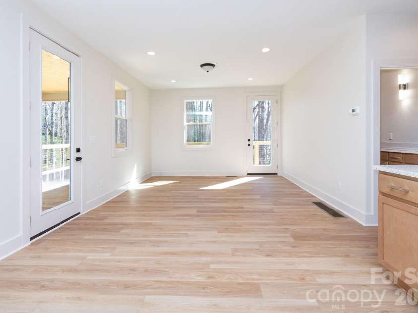 137 Arbutus Trail, Hendersonville, NC 28792.  MLS# CAR4360777, YatesRealty ID 10264. Living room