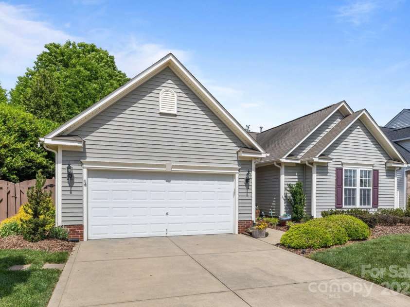2006 Holly Villa Circle, Indian Trail, NC 28079.  MLS# CAR4249005, YatesRealty ID 10265. 