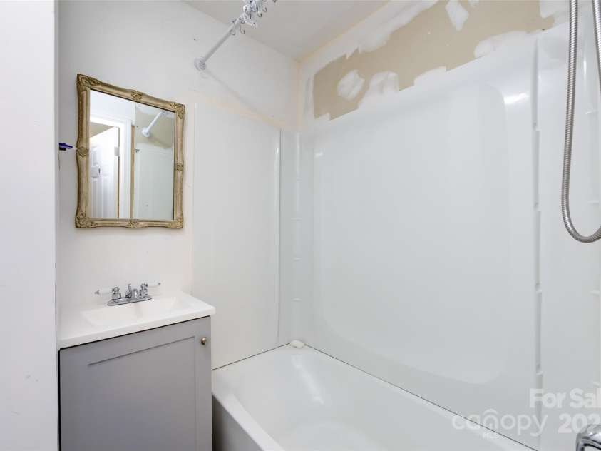 1762 Old Carter Street, Lancaster, SC 29720.  MLS# CAR4174528, YatesRealty ID 10266. 