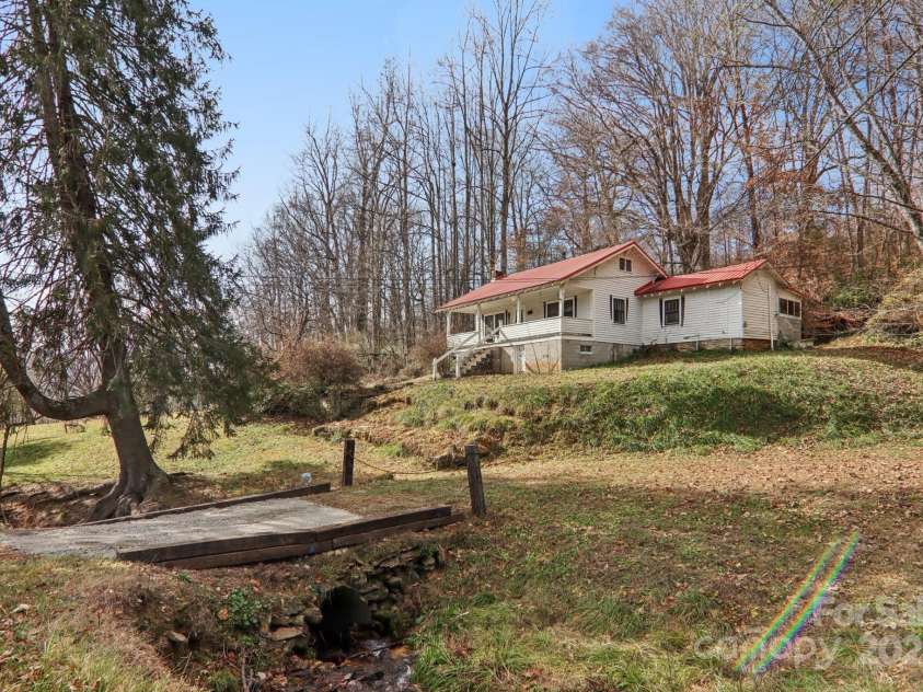 301 Parris Branch Road, Sylva, NC 28779.  MLS# CAR4324665, YatesRealty ID 10267. 