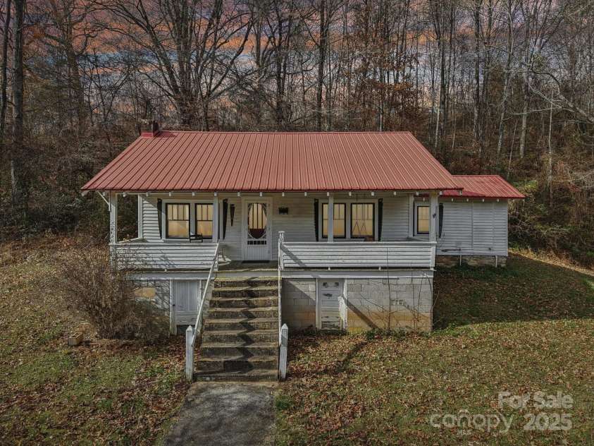 301 Parris Branch Road, Sylva, NC 28779.  MLS# CAR4324665, YatesRealty ID 10267. 