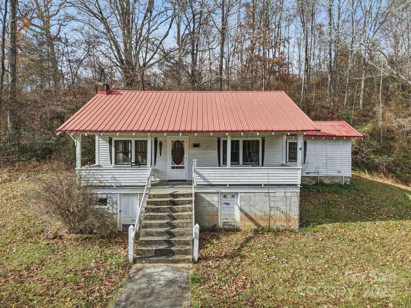 301 Parris Branch Road, Sylva, NC 28779.  MLS# CAR4324665, YatesRealty ID 10267. 