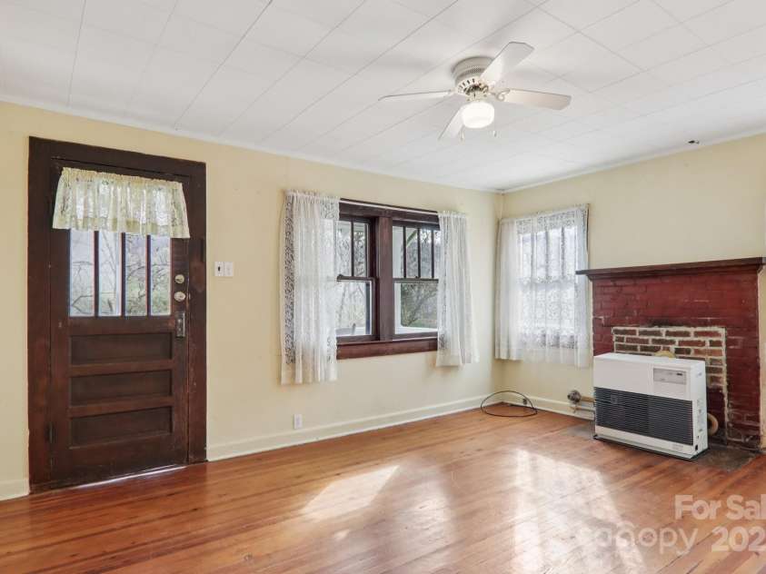301 Parris Branch Road, Sylva, NC 28779.  MLS# CAR4324665, YatesRealty ID 10267. 