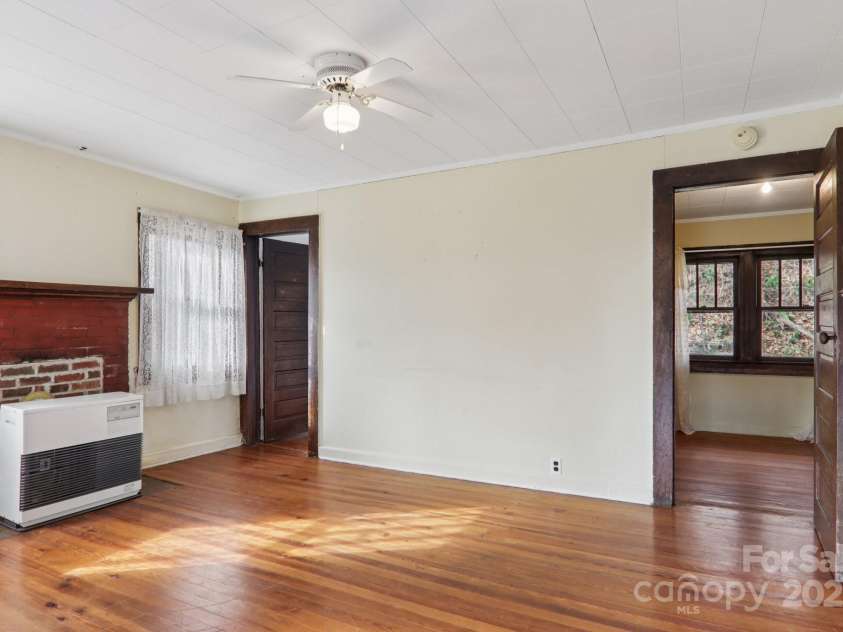 301 Parris Branch Road, Sylva, NC 28779.  MLS# CAR4324665, YatesRealty ID 10267. 