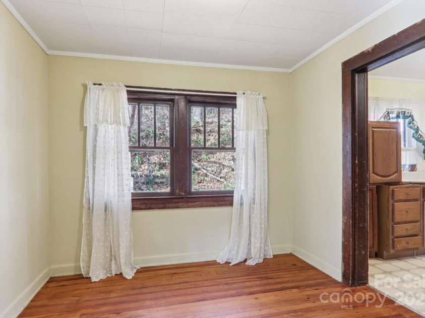 301 Parris Branch Road, Sylva, NC 28779.  MLS# CAR4324665, YatesRealty ID 10267. 