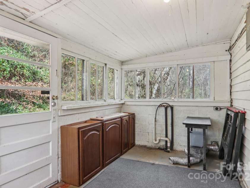 301 Parris Branch Road, Sylva, NC 28779.  MLS# CAR4324665, YatesRealty ID 10267. 