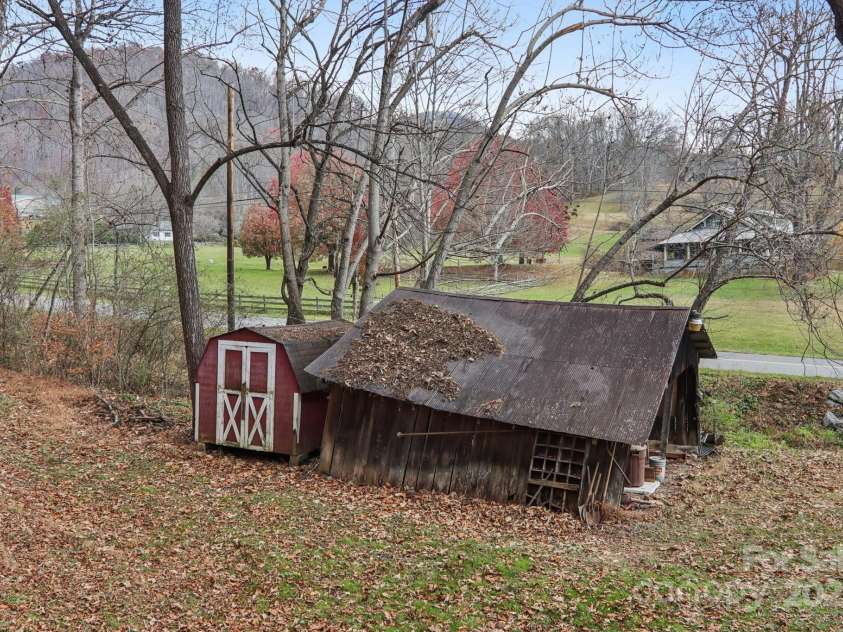301 Parris Branch Road, Sylva, NC 28779.  MLS# CAR4324665, YatesRealty ID 10267. 