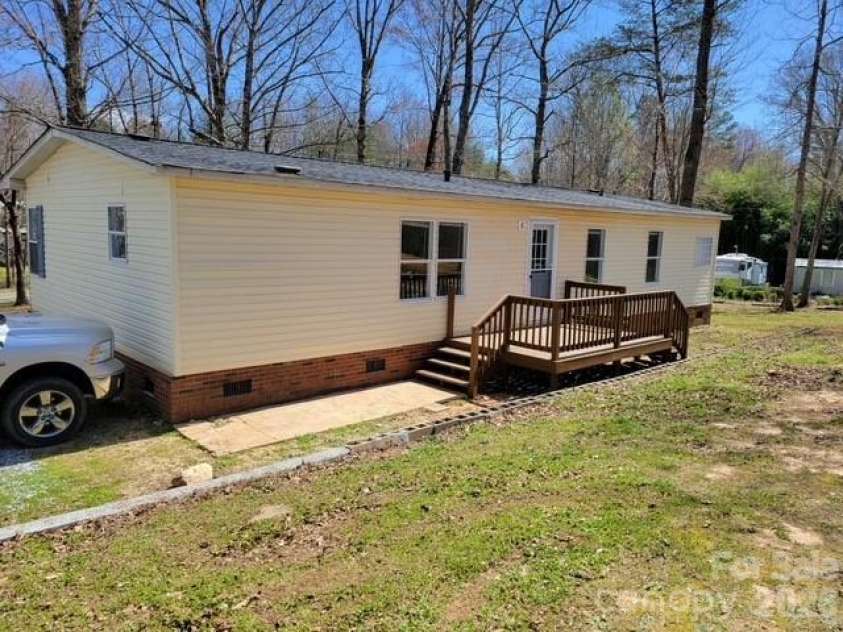 4467 Patti Clymer Drive, Morganton, NC 28655.  MLS# CAR4360522, YatesRealty ID 10268. 