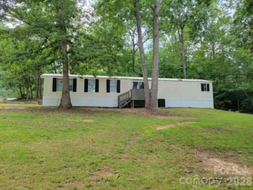 4467 Patti Clymer Drive, Morganton, NC 28655.  MLS# CAR4360522, YatesRealty ID 10268. 