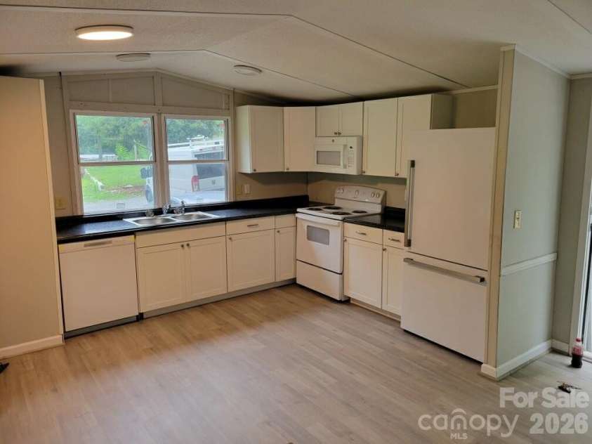 4467 Patti Clymer Drive, Morganton, NC 28655.  MLS# CAR4360522, YatesRealty ID 10268. 