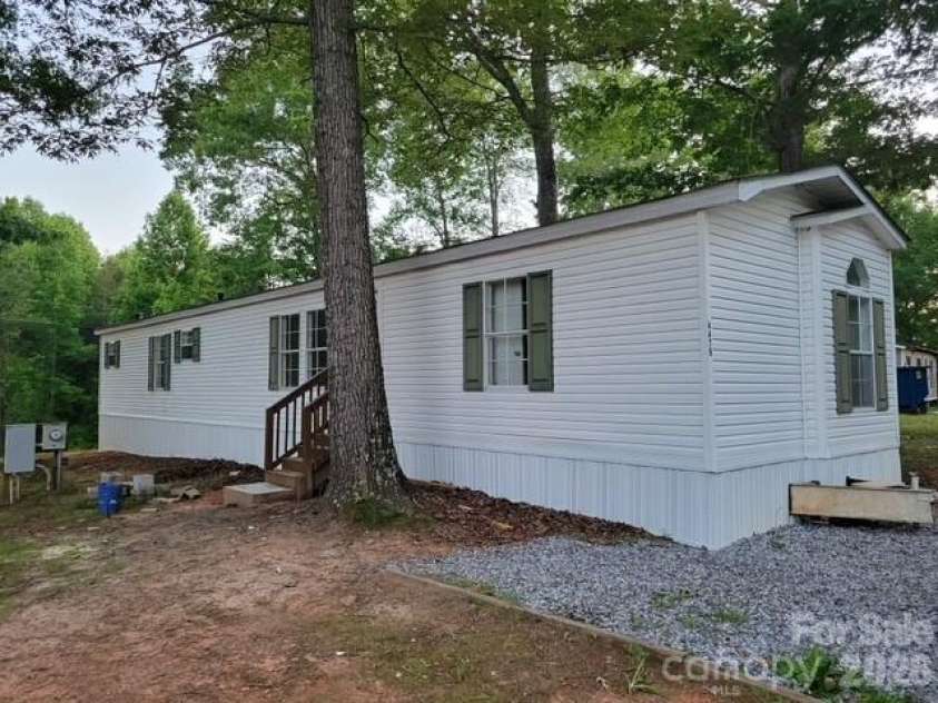 4467 Patti Clymer Drive, Morganton, NC 28655.  MLS# CAR4360522, YatesRealty ID 10268. 