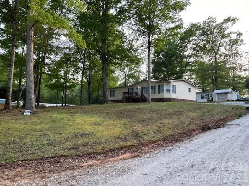 4467 Patti Clymer Drive, Morganton, NC 28655.  MLS# CAR4360522, YatesRealty ID 10268. 