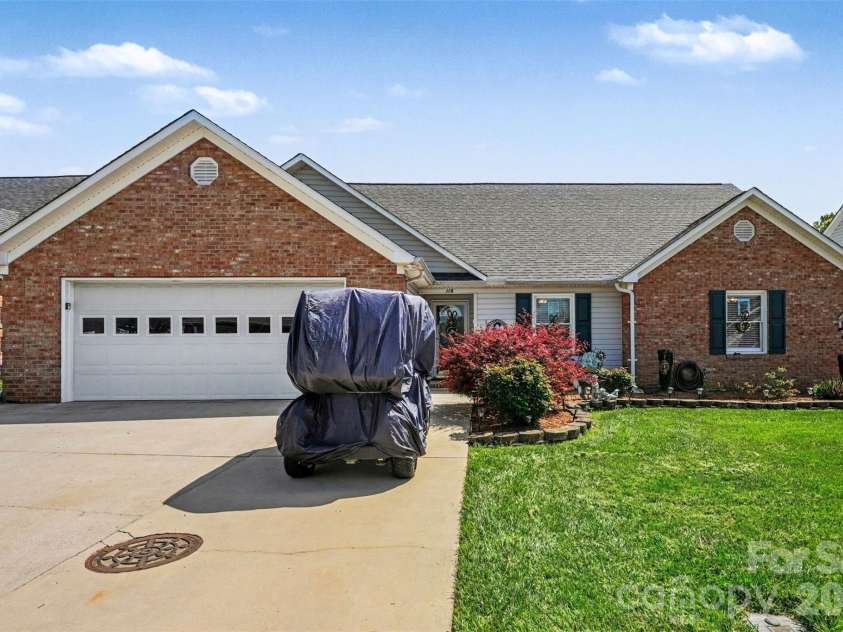 118 Hidden Creek Circle, Salisbury, NC 28147.  MLS# CAR4364281, YatesRealty ID 10269. 
