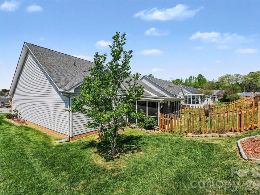 118 Hidden Creek Circle, Salisbury, NC 28147.  MLS# CAR4364281, YatesRealty ID 10269. 