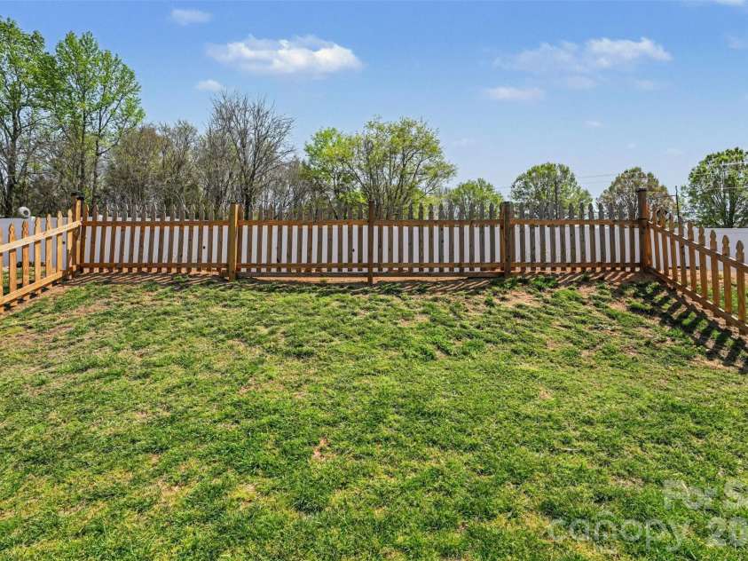 118 Hidden Creek Circle, Salisbury, NC 28147.  MLS# CAR4364281, YatesRealty ID 10269. 