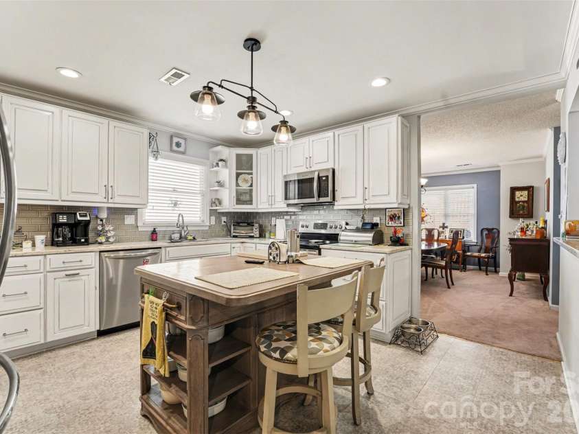 118 Hidden Creek Circle, Salisbury, NC 28147.  MLS# CAR4364281, YatesRealty ID 10269. 