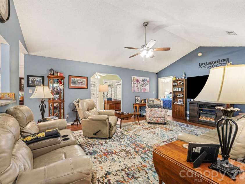 118 Hidden Creek Circle, Salisbury, NC 28147.  MLS# CAR4364281, YatesRealty ID 10269. 