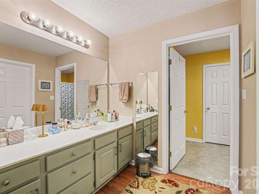 118 Hidden Creek Circle, Salisbury, NC 28147.  MLS# CAR4364281, YatesRealty ID 10269. Primary bathroom