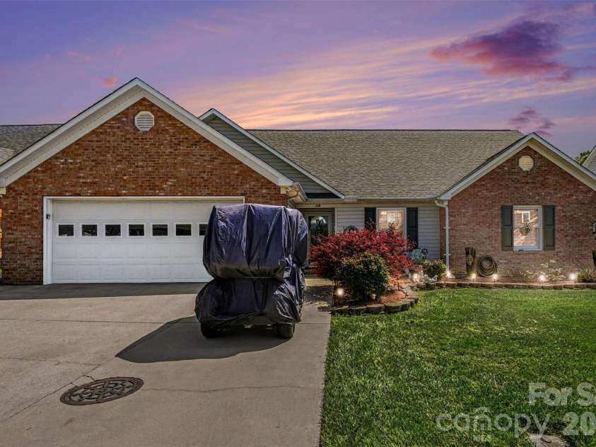 118 Hidden Creek Circle, Salisbury, NC 28147.  MLS# CAR4364281, YatesRealty ID 10269. Welcome Home! 