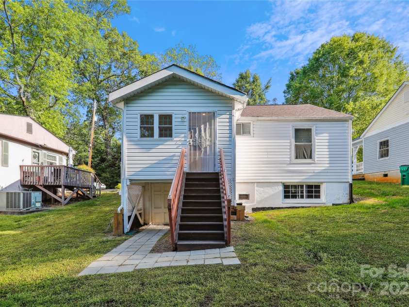 813 North Avenue, Charlotte, NC 28208.  MLS# CAR4238835, YatesRealty ID 10269. Back of house