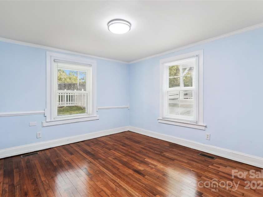 813 North Avenue, Charlotte, NC 28208.  MLS# CAR4238835, YatesRealty ID 10269. Primary Bedroom