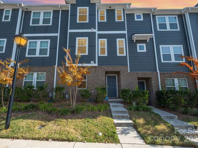 3515 Auburn Curb Road, Charlotte, NC 28217.  MLS# CAR4318575, YatesRealty ID 1027. 