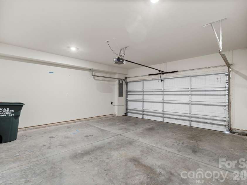 3515 Auburn Curb Road, Charlotte, NC 28217.  MLS# CAR4381370, YatesRealty ID 1027. 
