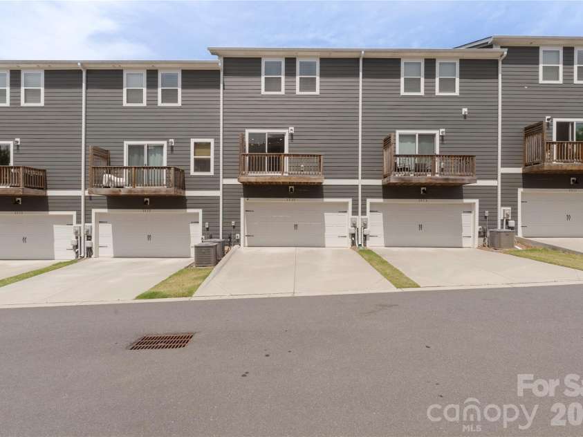 3515 Auburn Curb Road, Charlotte, NC 28217.  MLS# CAR4381370, YatesRealty ID 1027. 
