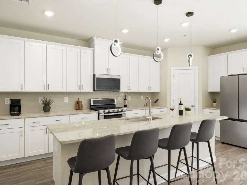 3515 Auburn Curb Road, Charlotte, NC 28217.  MLS# CAR4381370, YatesRealty ID 1027. Virtual Staged - Kitchen