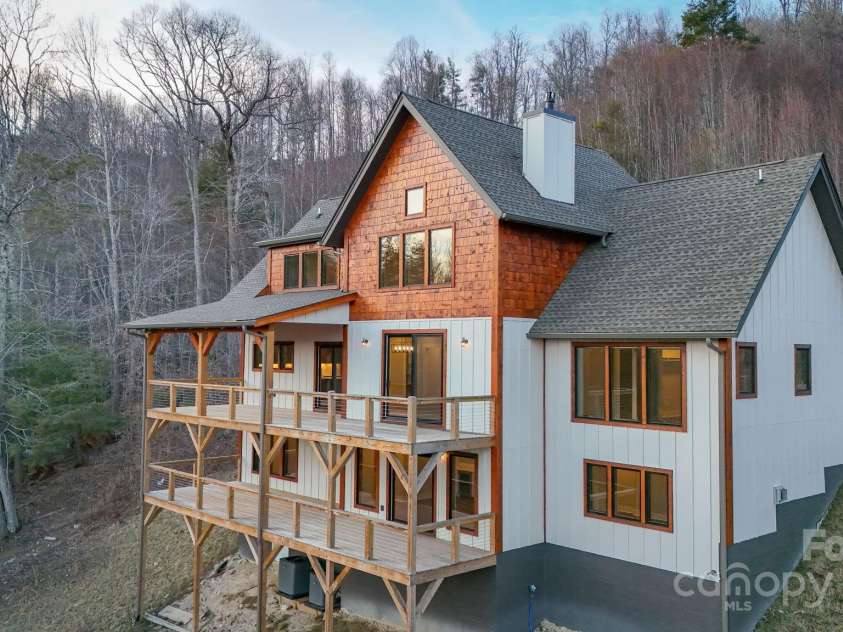 461 Sugar Hill Lane, Sugar Grove, NC 28679.  MLS# CAR4224388, YatesRealty ID 1027. 