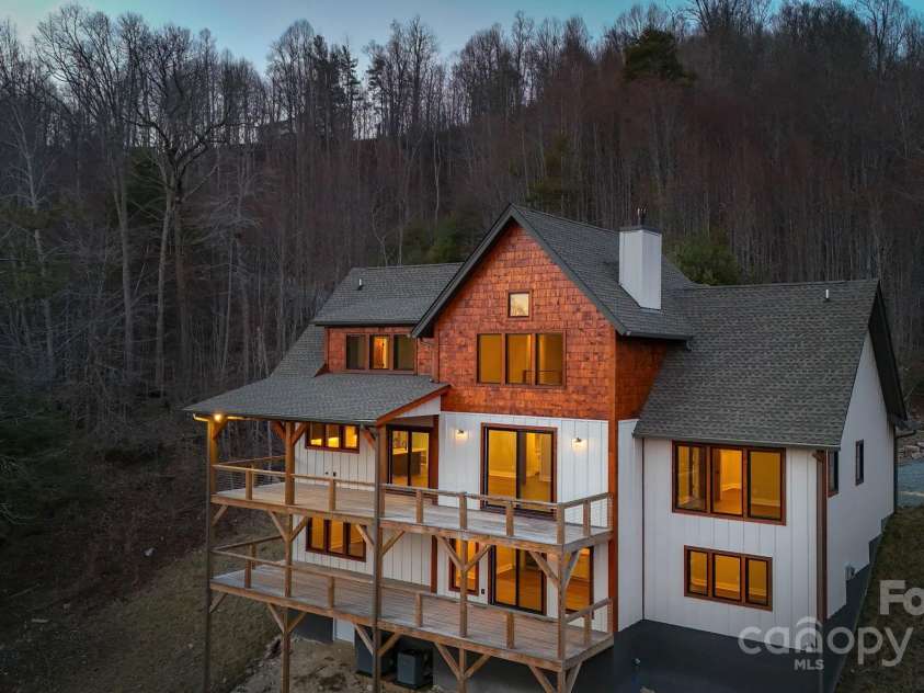 461 Sugar Hill Lane, Sugar Grove, NC 28679.  MLS# CAR4224388, YatesRealty ID 1027. 