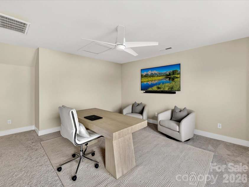 17043 Soho Drive, Charlotte, NC 28204.  MLS# CAR4353173, YatesRealty ID 10270. 4th Level Bedroom