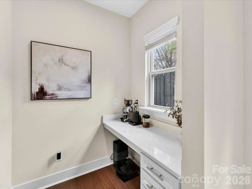 17043 Soho Drive, Charlotte, NC 28204.  MLS# CAR4353173, YatesRealty ID 10270. Built-in workspace.