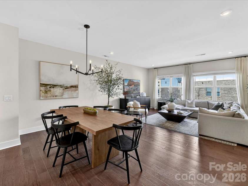 17043 Soho Drive, Charlotte, NC 28204.  MLS# CAR4353173, YatesRealty ID 10270. Dining