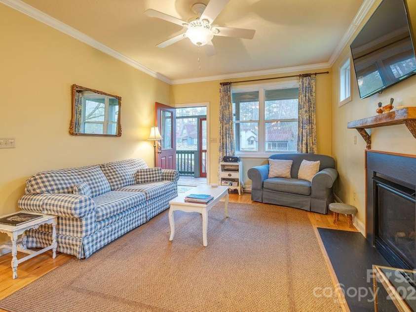 23 Waterlily Drive, Flat Rock, NC 28731.  MLS# CAR4239775, YatesRealty ID 10271. 