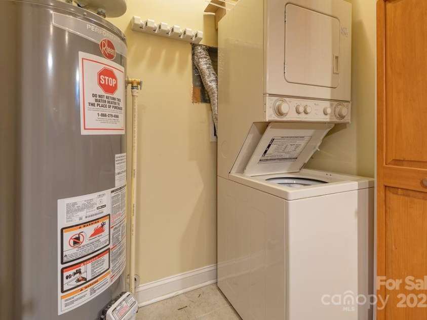 23 Waterlily Drive, Flat Rock, NC 28731.  MLS# CAR4239775, YatesRealty ID 10271. 