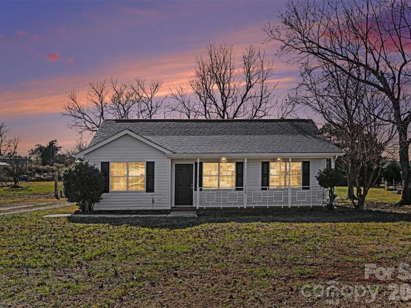 5009 Hampton Meadows Road, Monroe, NC 28110.  MLS# CAR4343192, YatesRealty ID 10271. 