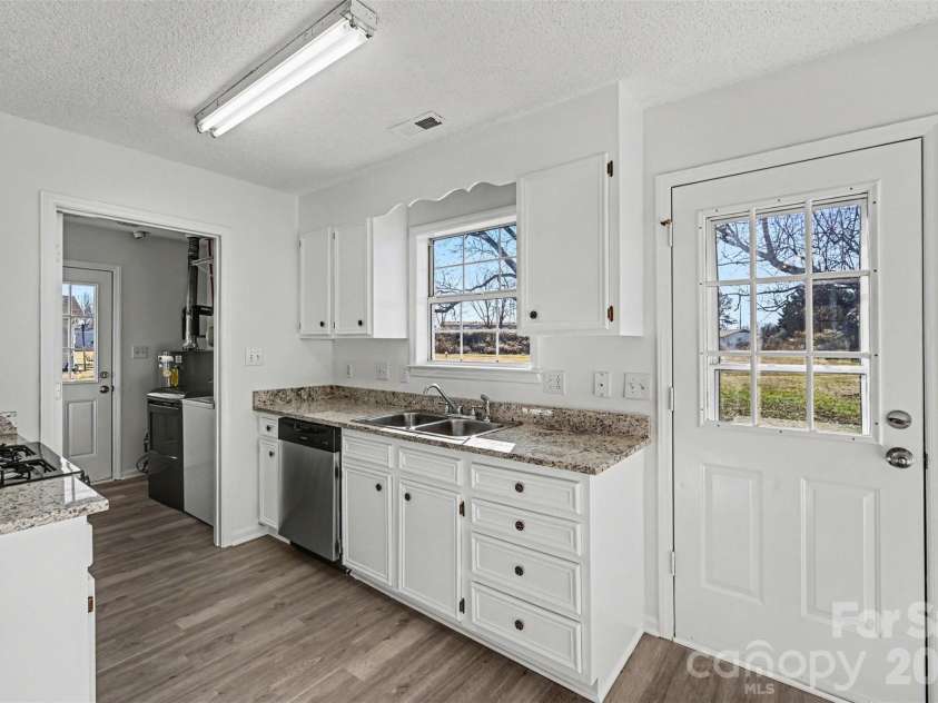 5009 Hampton Meadows Road, Monroe, NC 28110.  MLS# CAR4343192, YatesRealty ID 10271. 