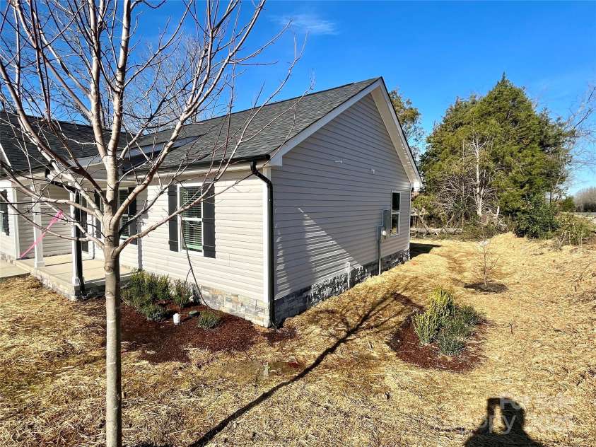 1350 Russell Street, Rock Hill, SC 29730.  MLS# CAR4224345, YatesRealty ID 10272. 