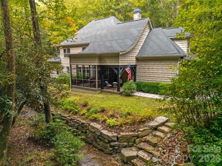 923 Ugugu Drive, Brevard, NC 28712.  MLS# CAR4307583, YatesRealty ID 10273. 