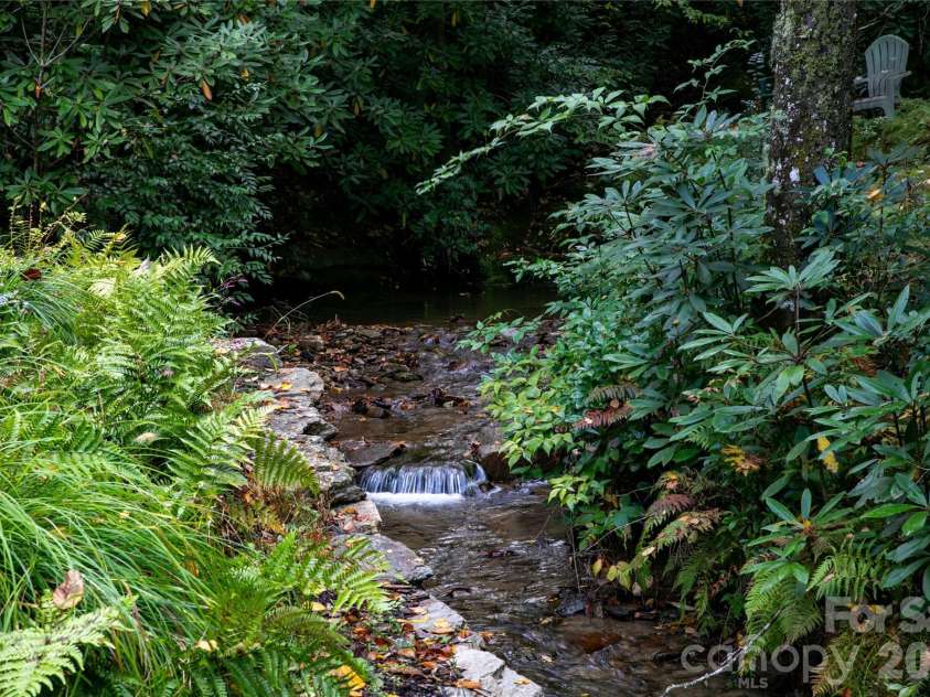923 Ugugu Drive, Brevard, NC 28712.  MLS# CAR4307583, YatesRealty ID 10273. 