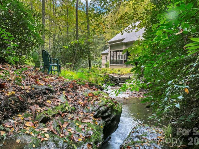 923 Ugugu Drive, Brevard, NC 28712.  MLS# CAR4307583, YatesRealty ID 10273. 