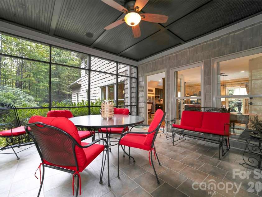 923 Ugugu Drive, Brevard, NC 28712.  MLS# CAR4307583, YatesRealty ID 10273. 
