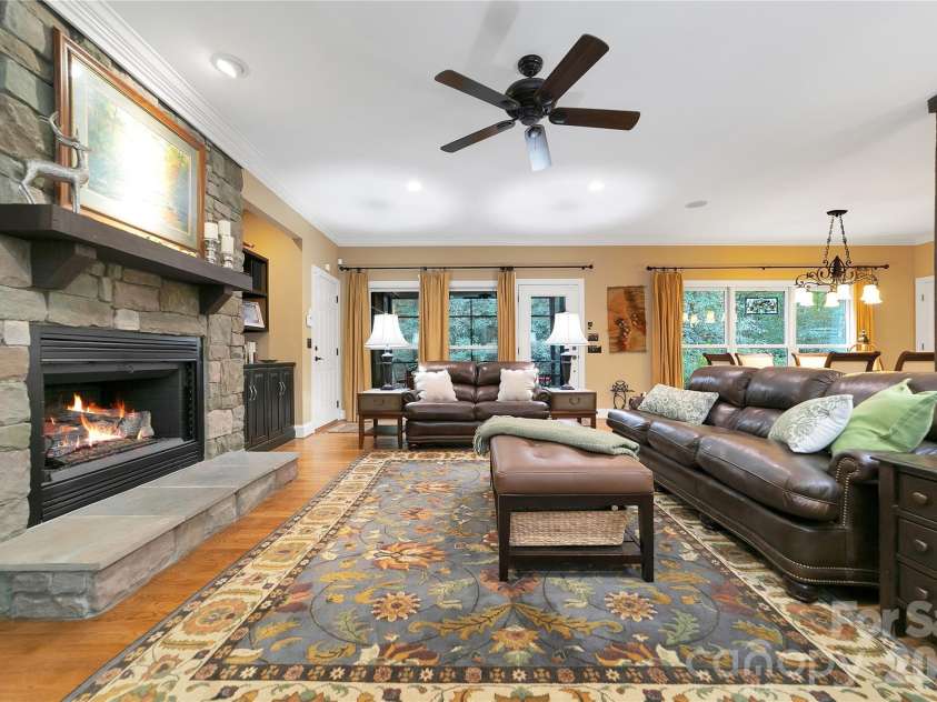 923 Ugugu Drive, Brevard, NC 28712.  MLS# CAR4307583, YatesRealty ID 10273. 