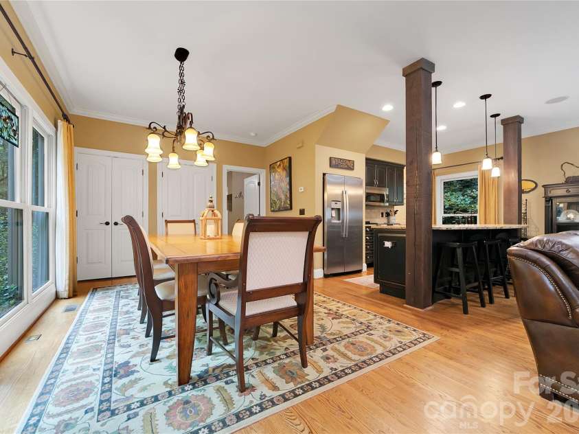 923 Ugugu Drive, Brevard, NC 28712.  MLS# CAR4307583, YatesRealty ID 10273. 