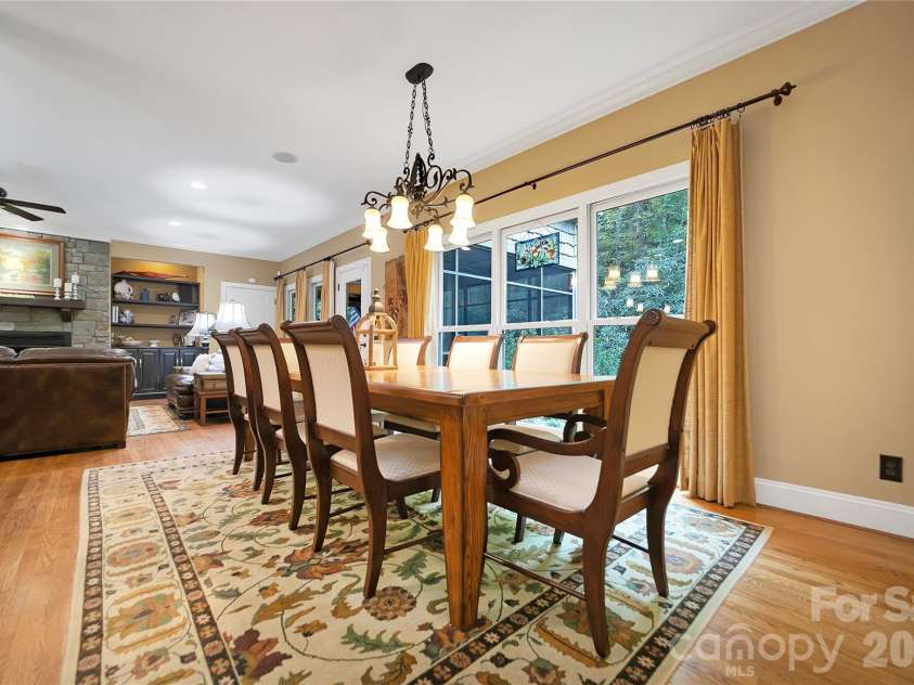 923 Ugugu Drive, Brevard, NC 28712.  MLS# CAR4307583, YatesRealty ID 10273. 