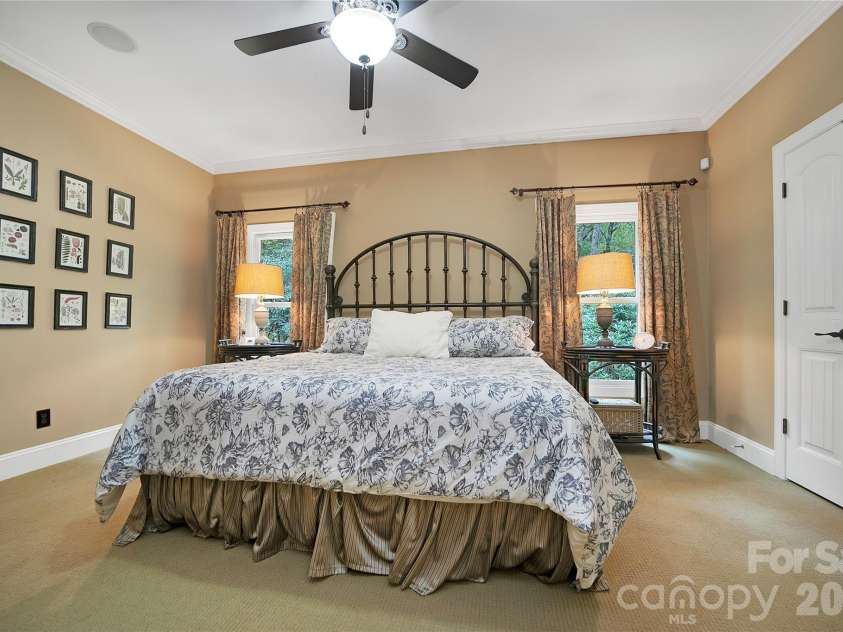 923 Ugugu Drive, Brevard, NC 28712.  MLS# CAR4307583, YatesRealty ID 10273. 